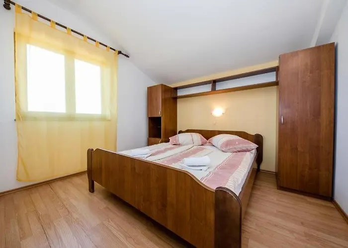 ゲストハウス Paradise