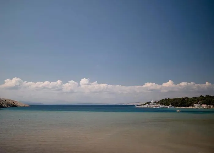 Paradise בית הארחה לופאר