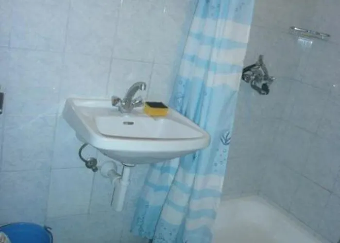 Paradise בית הארחה 3*