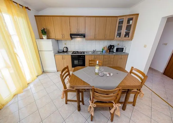 Paradise 3* לופאר