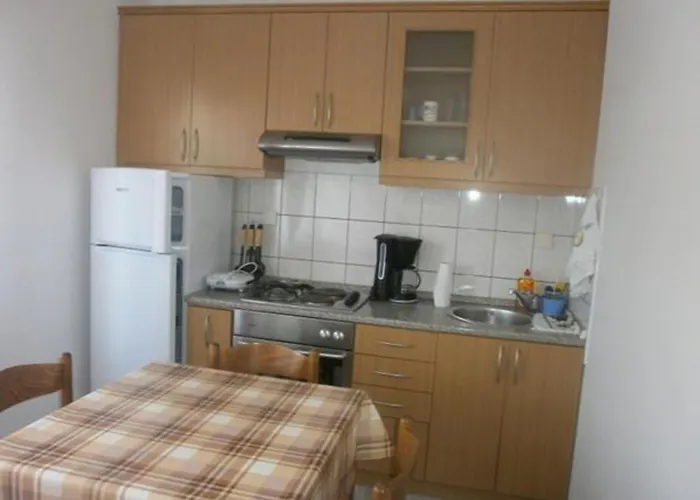 Paradise 3* לופאר